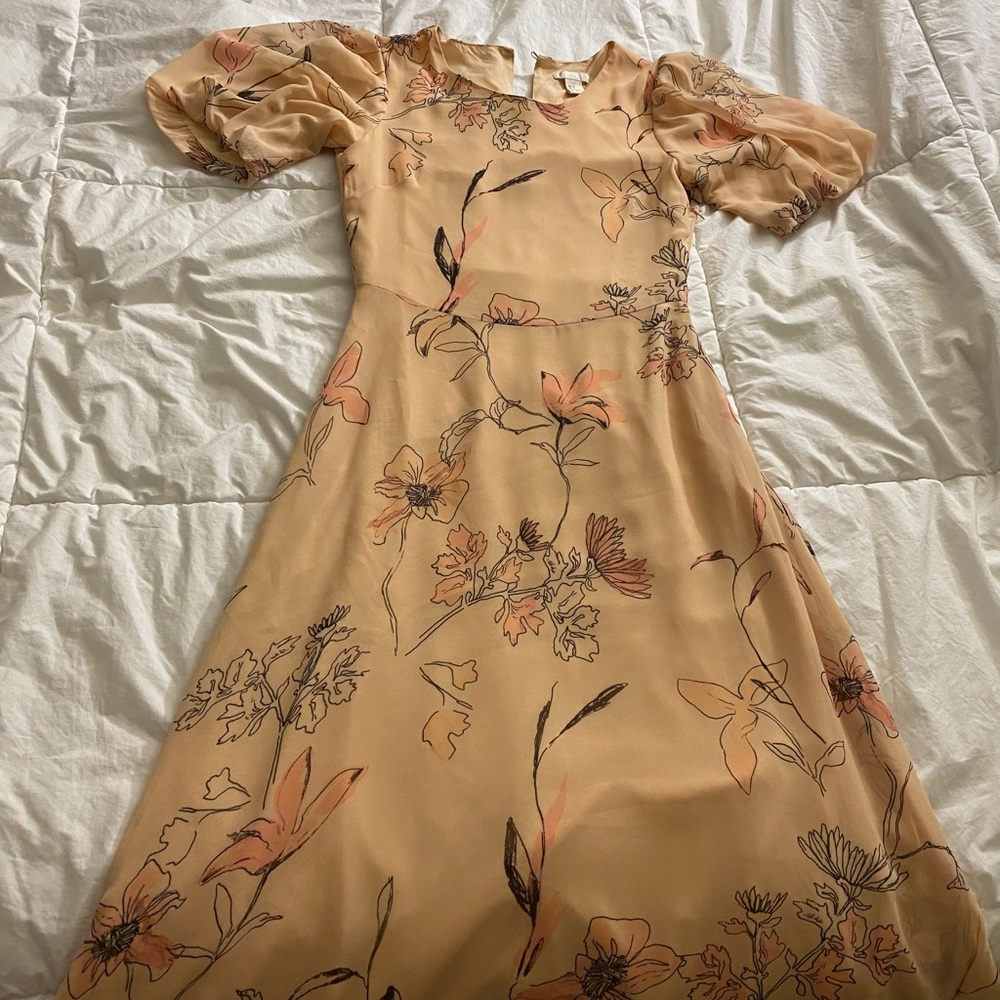 ✨FINAL SALE✨H&M Beige midi dress